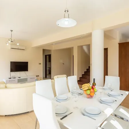 Villa Rose *